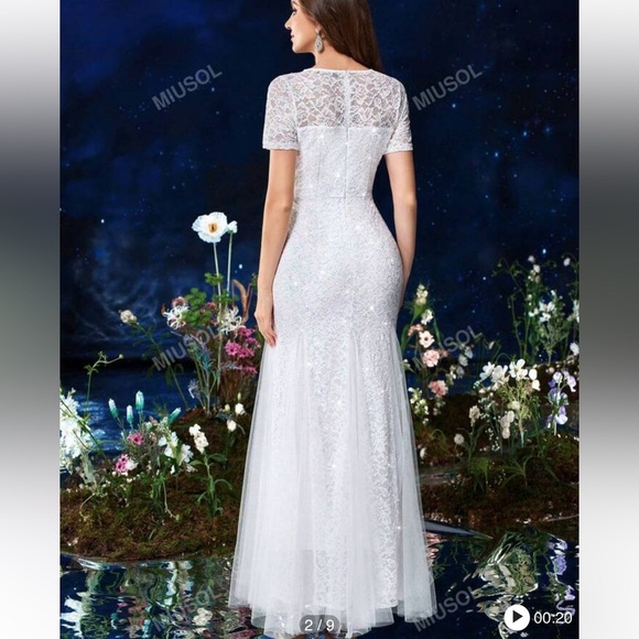 Miusol White lace Sequin Mermaid Short Sleeve Dress
Size S(4) - Picture 2 of 7